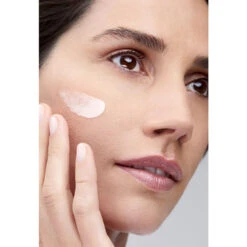 NIVEA Cellular Luminous630 Antimanchas Día SPF50 -Maquillaje Cuidado Tienda 198743 5